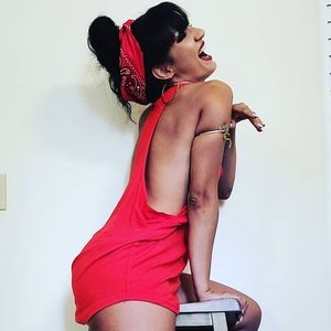 Meet your Posher, ÎÎ²Î¹Î½Î±